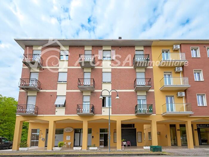 Appartamento con 5 locali in vendita in Viale alle Terme, Salsomaggiore Terme