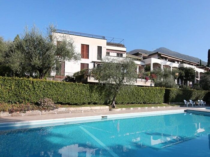 Appartamento quadrilocale in affitto in Via Ronciglio, Centro, Gardone Riviera