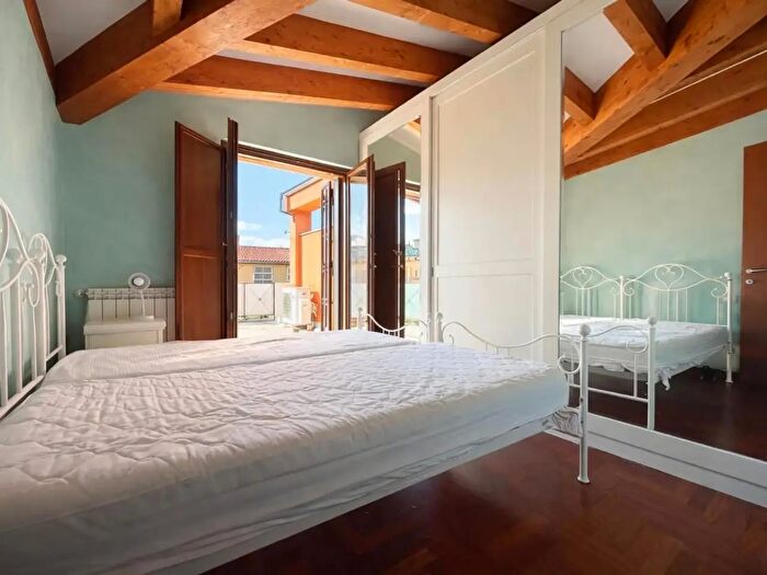 Appartamento trilocale in vendita in Via della Bindellina, Milano