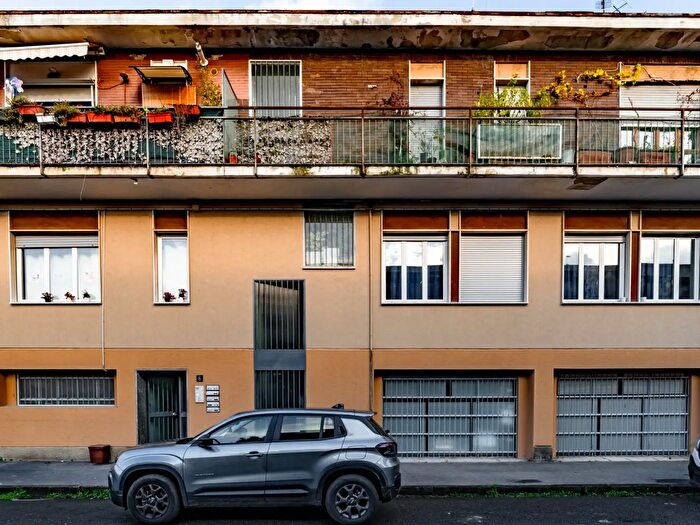 Appartamento con 5 locali in vendita in Via Monte Amiata, Baranzate