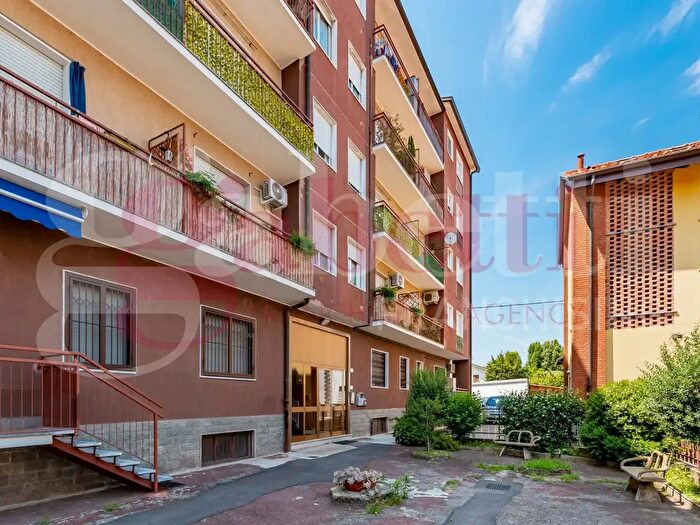 Appartamento bilocale in vendita in Via Saffi, Senago