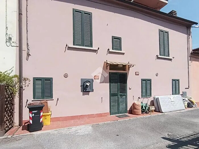 Casa quadrilocale in vendita in Via Colonna, Pieve A Nievole