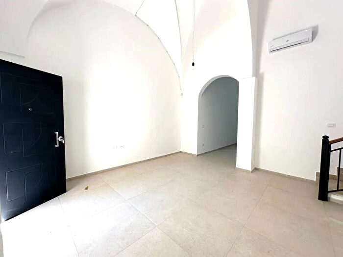 Casa con 6 locali in vendita in Via Vanini, Alezio