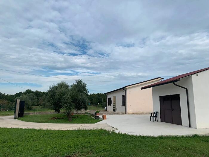 Casa con 5 locali in vendita in Via ContiColfelice, Colfelice