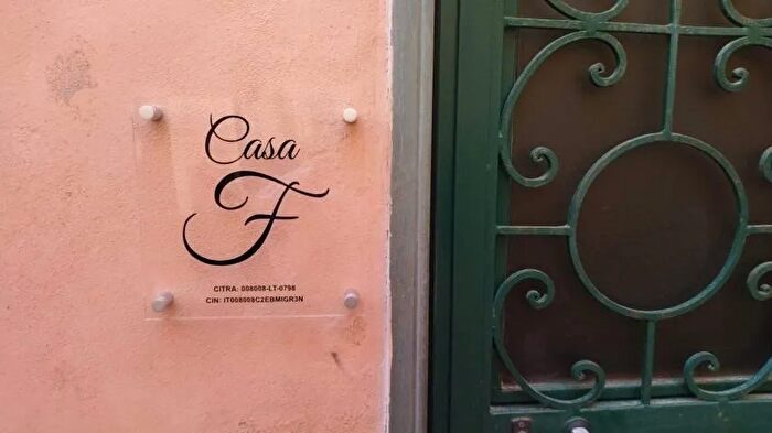 Appartamento quadrilocale in affitto in Via Botta, Bordighera