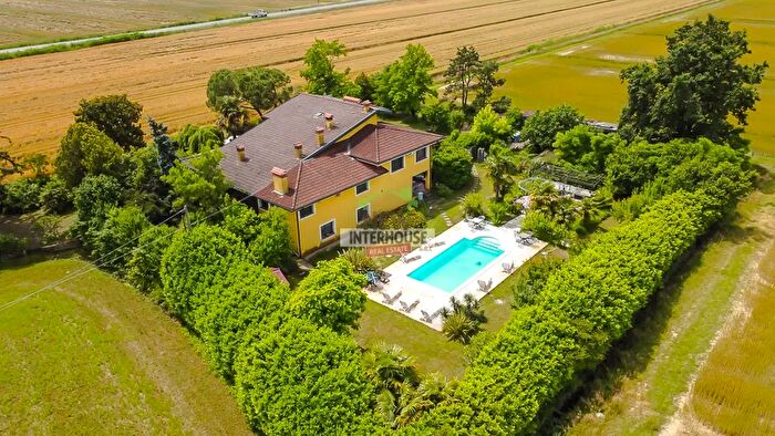 Casa con 10 locali in vendita in Via Lignano San Giorgio di Nogaro, San Giorgio Di Nogaro