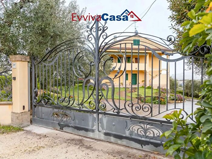 Casa con 7 locali in vendita in Strada Galilea, SantElpidio A Mare