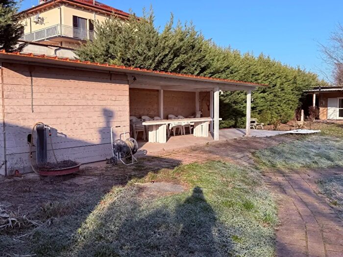 Casa con 8 locali in vendita in Frazione Godi, San Giorgio Piacentino