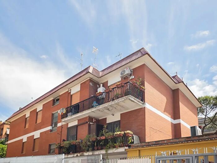 Appartamento bilocale in vendita in Via della Pisana, Roma
