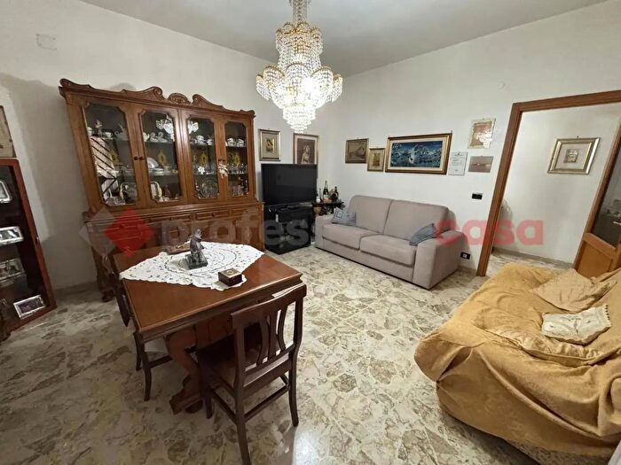 Appartamento trilocale in vendita in Via Brindisi, Taranto