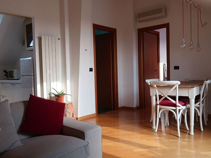 Appartamento quadrilocale in affitto in Via San Pio V, San Salvario Baretti, Torino