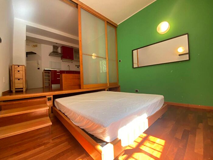 Appartamento trilocale in affitto in Via Gran San Bernardo, Cenisio Sarpi Isola, Milano