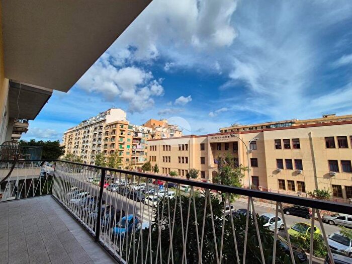 Appartamento trilocale in affitto in Via Sebastiano La Franca, Oreto Perez, Palermo