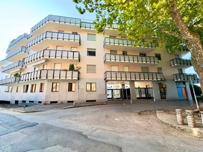 Appartamento trilocale in affitto in Via Agogna, Novara