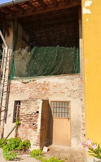 Casa trilocale in vendita in Via Trieste, Caronno Pertusella