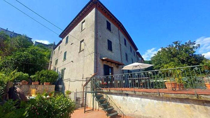 Casa con 6 locali in vendita in San Marcello Piteglio