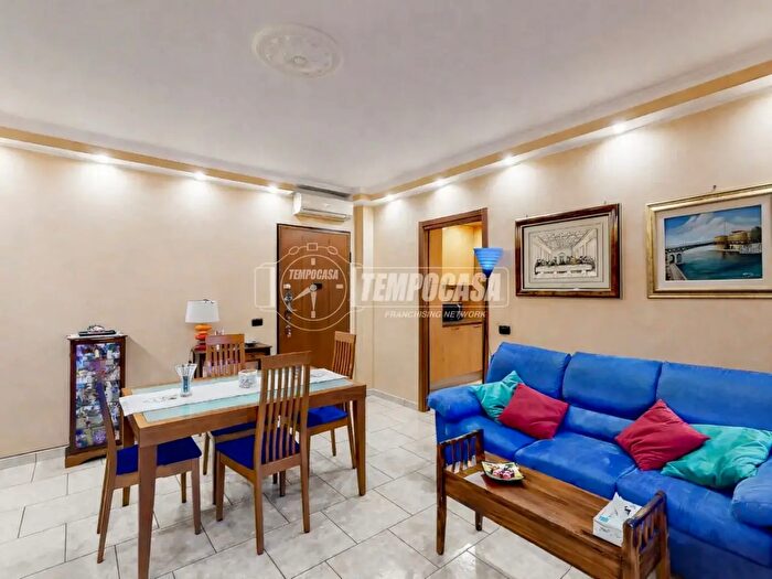 Appartamento trilocale in vendita in Via Remo La Valle, Milano