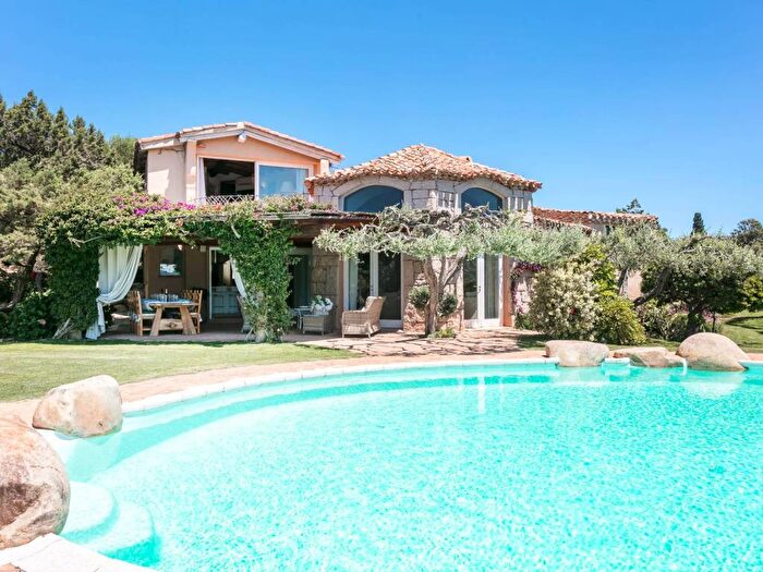 Casa con 6 locali in affitto in Via Petra Manna, Porto Cervo, Arzachena