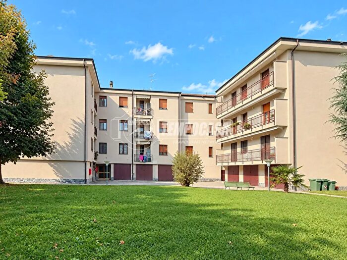 Appartamento trilocale in vendita in Via del Ronco, Paullo