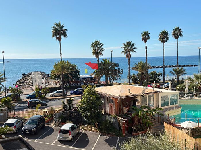 Appartamento trilocale in vendita in Via Vittorio Veneto, Sanremo