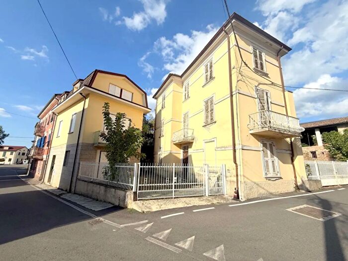 Casa con 6 locali in vendita in Sant'Agata Fossili