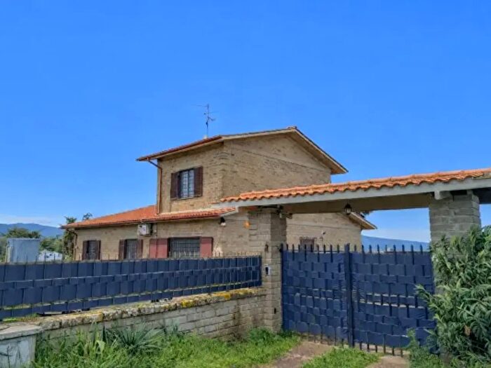 Casa con 6 locali in vendita in Strada Castiglione a, Viterbo
