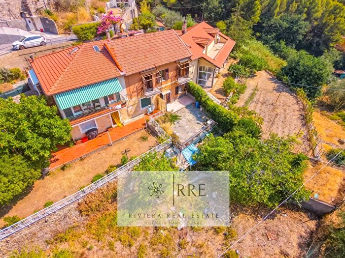 Casa quadrilocale in vendita in Regione Fenarina, Alassio