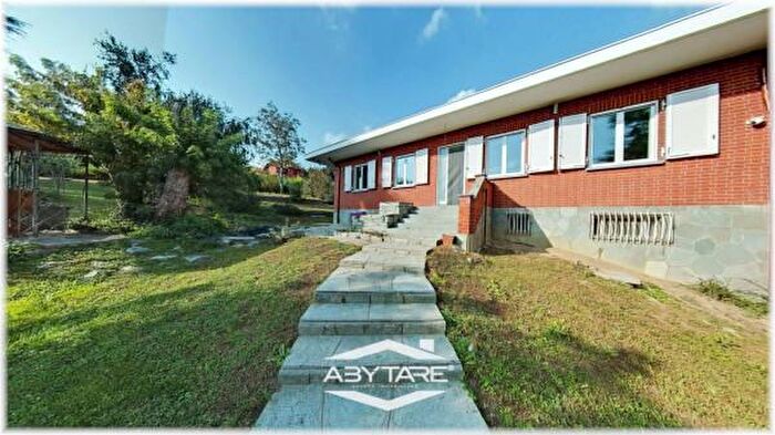 Casa con 6 locali in vendita in Strada Maiole, Moncalieri