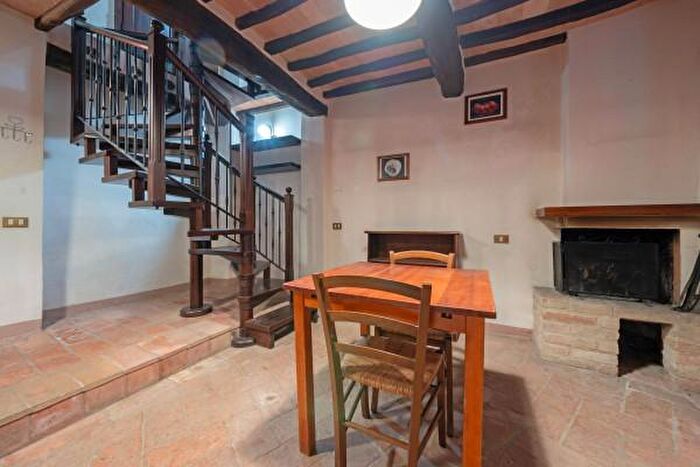 Casa con 6 locali in vendita in Via Ortensia, Perugia