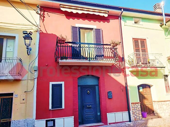 Appartamento trilocale in affitto in Via Carducci, San Giorgio A Liri