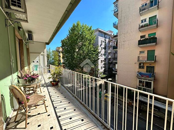Appartamento quadrilocale in affitto in Via domenico fontana, Arenella, Napoli
