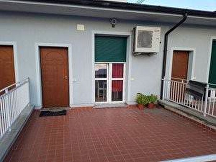 Appartamento trilocale in affitto in Via Cortina dAmpezzo, Corvetto, Milano