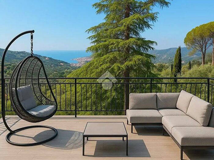 Appartamento trilocale in vendita in Via Lampedusa, Castellaro