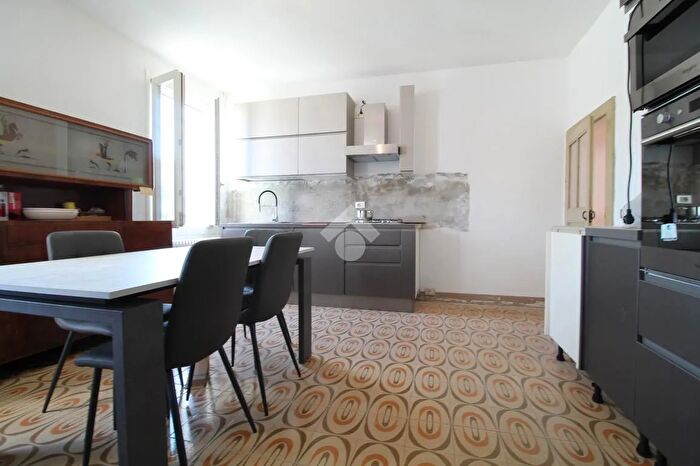 Casa con 5 locali in vendita in Motteggiana