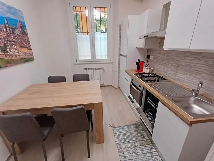 Appartamento trilocale in affitto in Viale Guidoni, Firenze