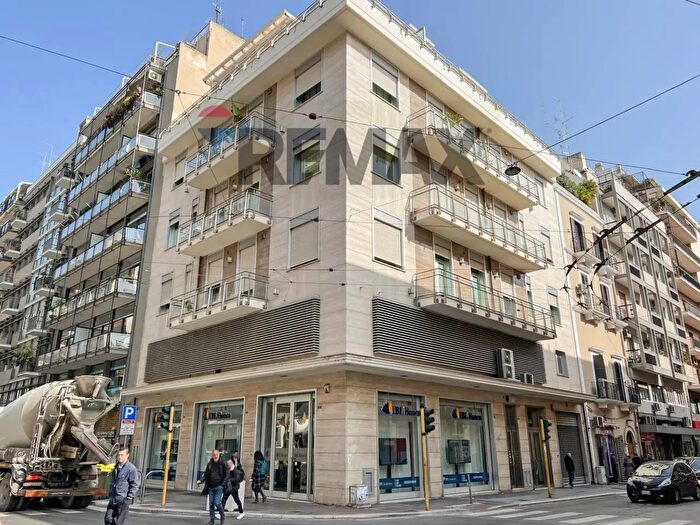Appartamento quadrilocale in affitto in Via Prospero Petroni, Bari