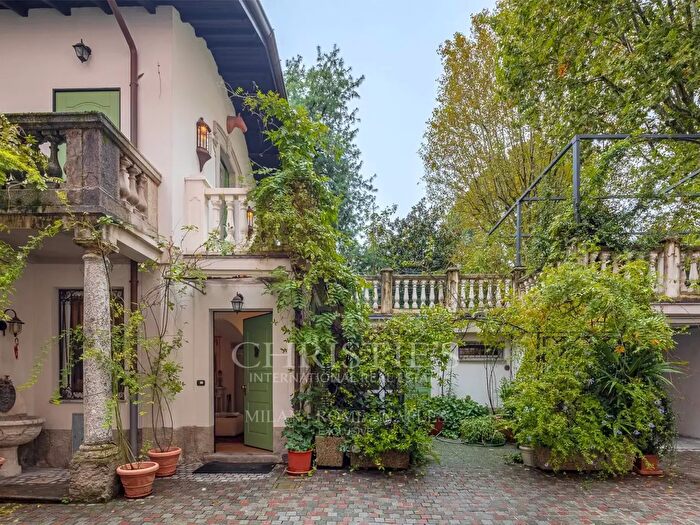 Casa con 5 locali in affitto in Via San Martino, Milano