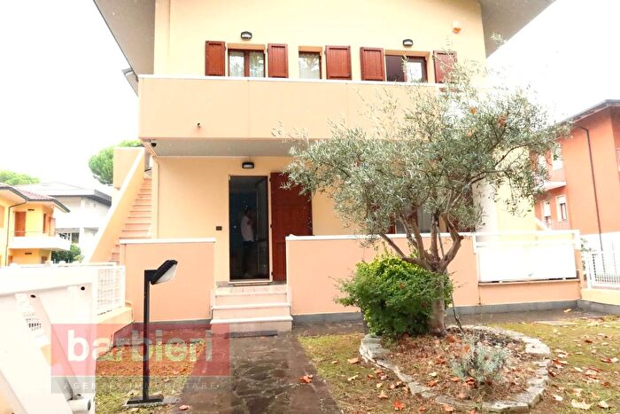 Casa con 5 locali in vendita in Via Sicilia, Cervia