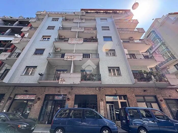 Appartamento trilocale in vendita in Via Francesco Lattanzio, Bari