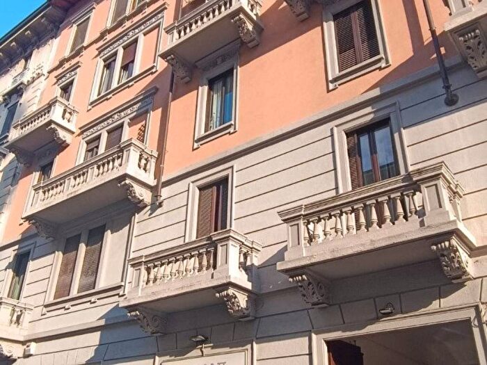 Appartamento trilocale in vendita in Via Enrico Nöe, Città Studi, Milano