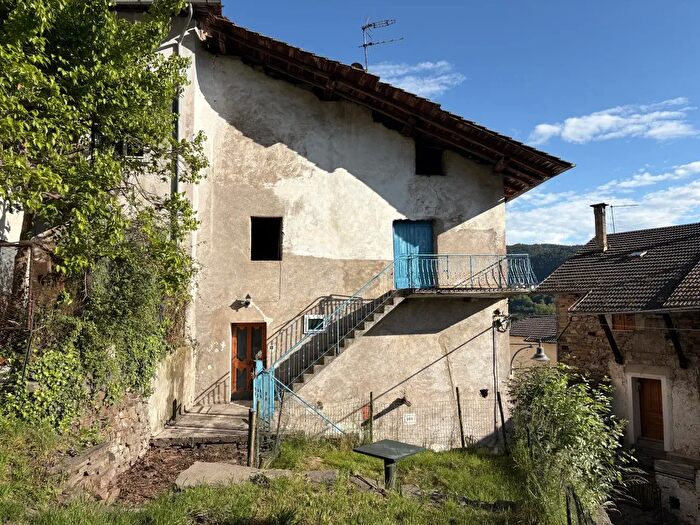 Casa con 5 locali in vendita in Cembra Lisignago
