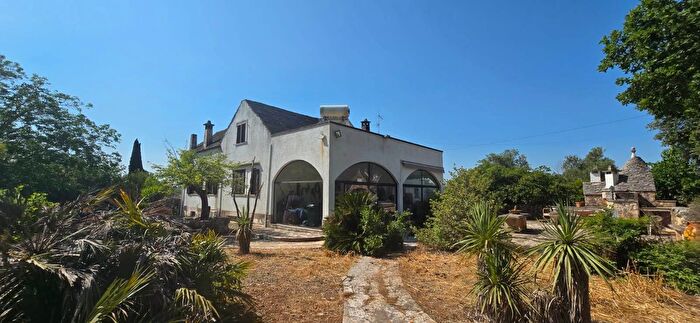 Casa con 9 locali in vendita in Cda Cavalcatore, Martina Franca
