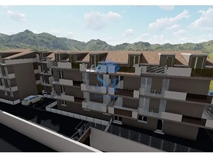 Appartamento quadrilocale in vendita in Via Nazionale Appia, Casapulla