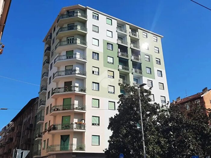Appartamento quadrilocale in vendita in Via Varaita, Torino