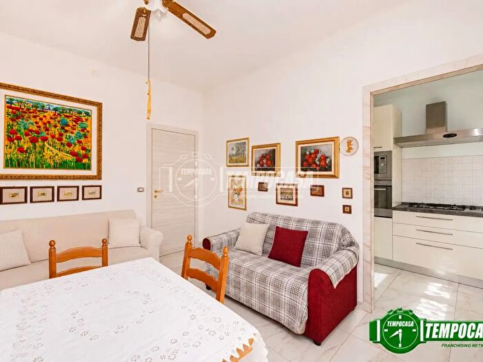 Appartamento trilocale in vendita in Via Jacopo Dentici, Voghera