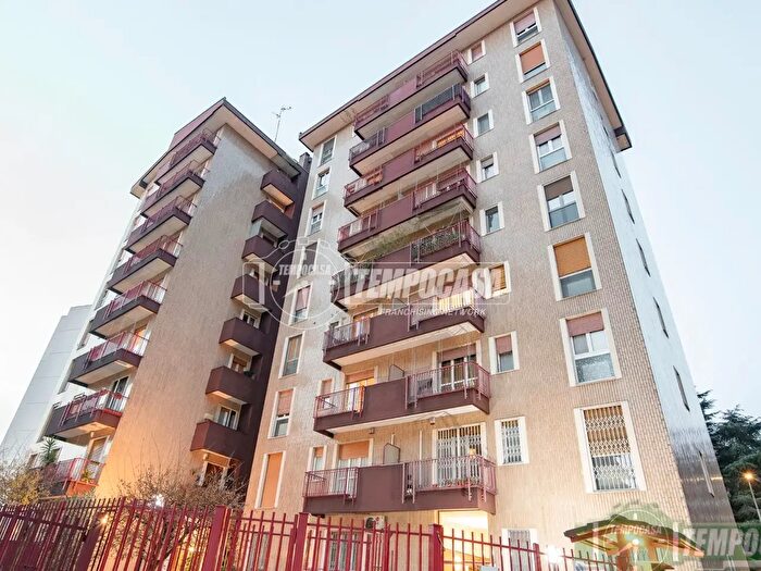 Appartamento trilocale in vendita in Via Leopardi Giacomo d, Sesto San Giovanni