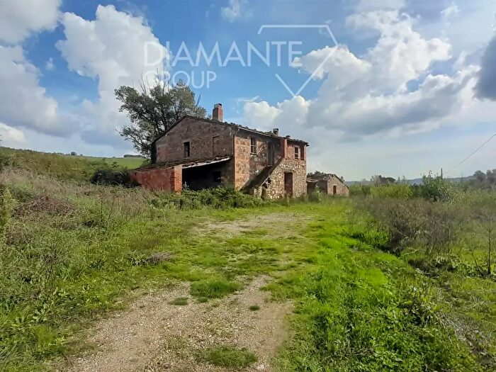 Casa con 10 locali in vendita in Proceno