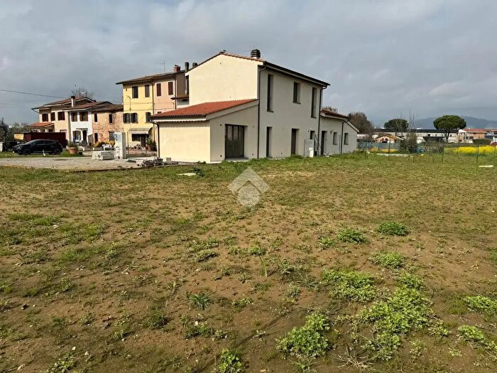 Casa quadrilocale in vendita in Via XXV Aprile, Chiesina Uzzanese