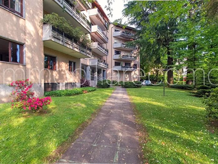 Casa con 7 locali in affitto in Via Petrarca, Como