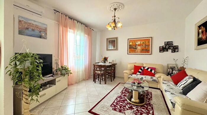 Appartamento quadrilocale in vendita in Via Arnaldo Billi Galcetello E Villa Fiorita Prato Toscana Italia, Prato